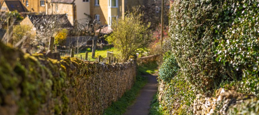 Burford on the Hill - A Day in Blockley: Father Brown Filming Locations Guide Blockley Walks