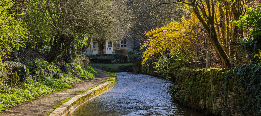 Burford on the Hill - A Day in Blockley: Father Brown Filming Locations Guide Golden Hour Blockley